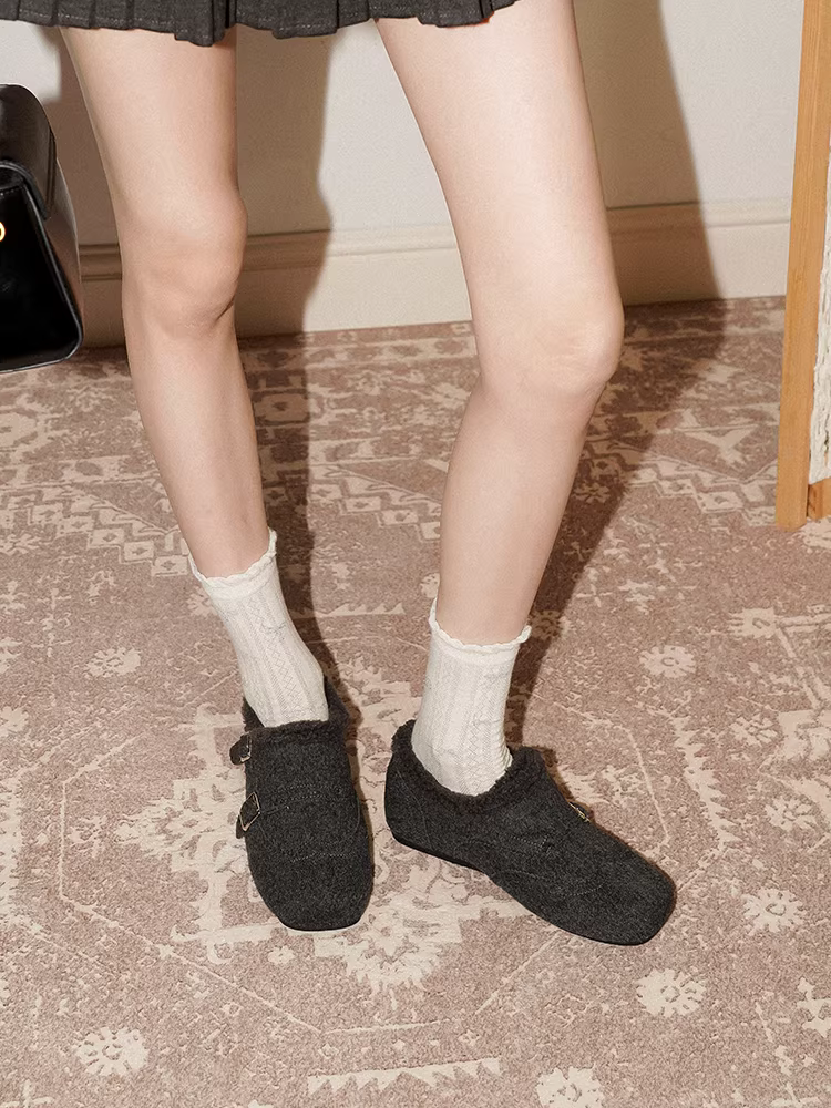 Pear Xiaoqi~ Giày da kiểu Anh dành cho nữ có khóa thắt lưng, giày lười có lót lông mềm mại để giữ ấm, giày đế bằng.