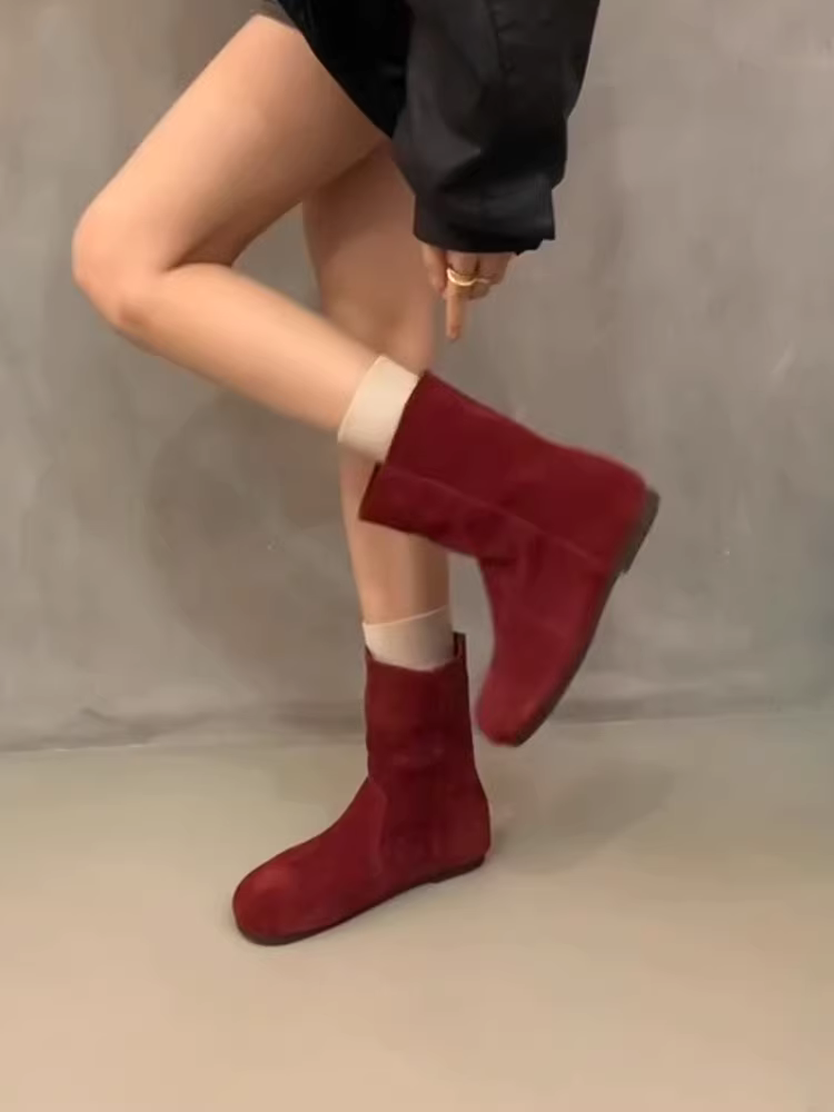 Phiên bản da bò ~ Giày bốt thời trang da lộn màu đỏ phẳng cổ điển dành cho nữ, giày bốt kiểu phương Tây kiểu Birkenstock mũi tròn kiểu Birkenstock