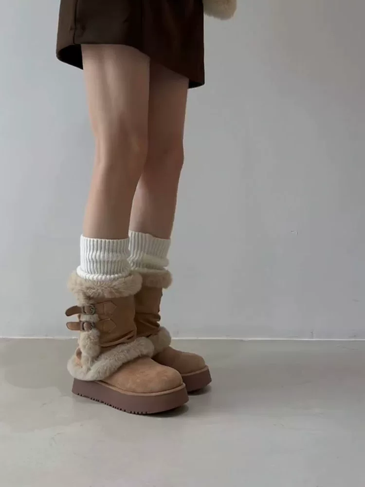 Phiên bản da bò ~ Giày bốt đi tuyết thời trang đế dày nhỏ gọn dành cho nữ với chất liệu len cừu tích hợp khóa thắt lưng, thích hợp cho hoạt động ngoài trời, giày bốt bằng vải cotton