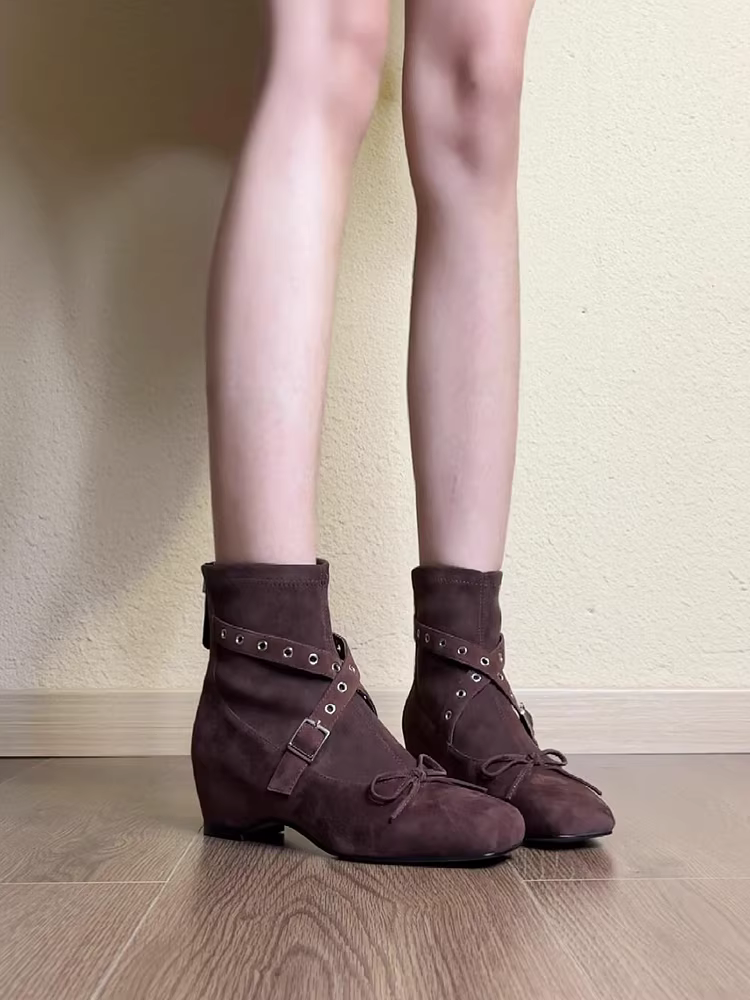 Phiên bản da bò ~ Giày bốt mỏng kiểu ballet có dây đeo chéo theo phong cách retro dành cho nữ với độ tăng chiều cao ẩn, mũi vuông, nơ, giày bốt ngắn có khóa kéo phía sau