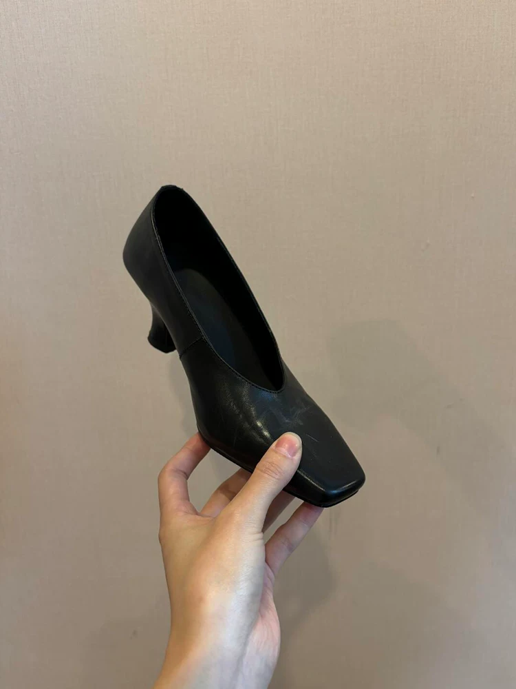 Phiên bản da cừu ~ Giày cao gót cổ điển kiểu retro dành cho nữ, mũi vuông, miệng nông, giày da thật kiểu slip-on, giày đế bệt gót dày tối giản