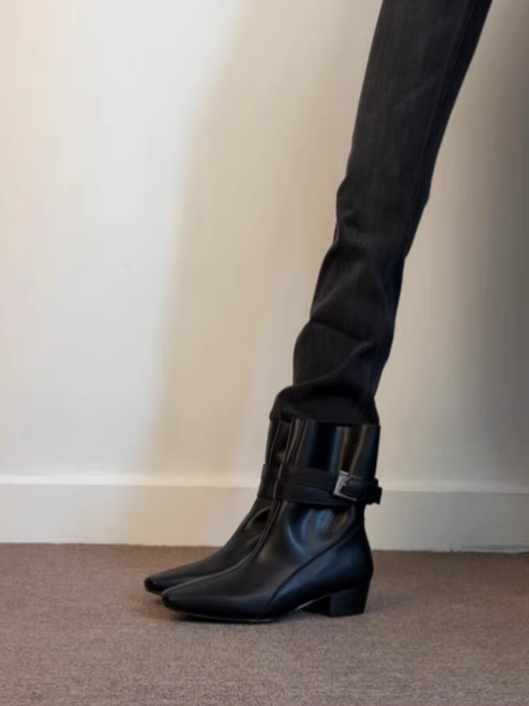 Phiên bản da bò ~ Giày bốt Martin kiểu Anh cổ điển, phong cách mới với khóa thắt lưng cá tính và đẹp trai, đa năng cho mùa thu đông, kiểu bốt miền Tây.