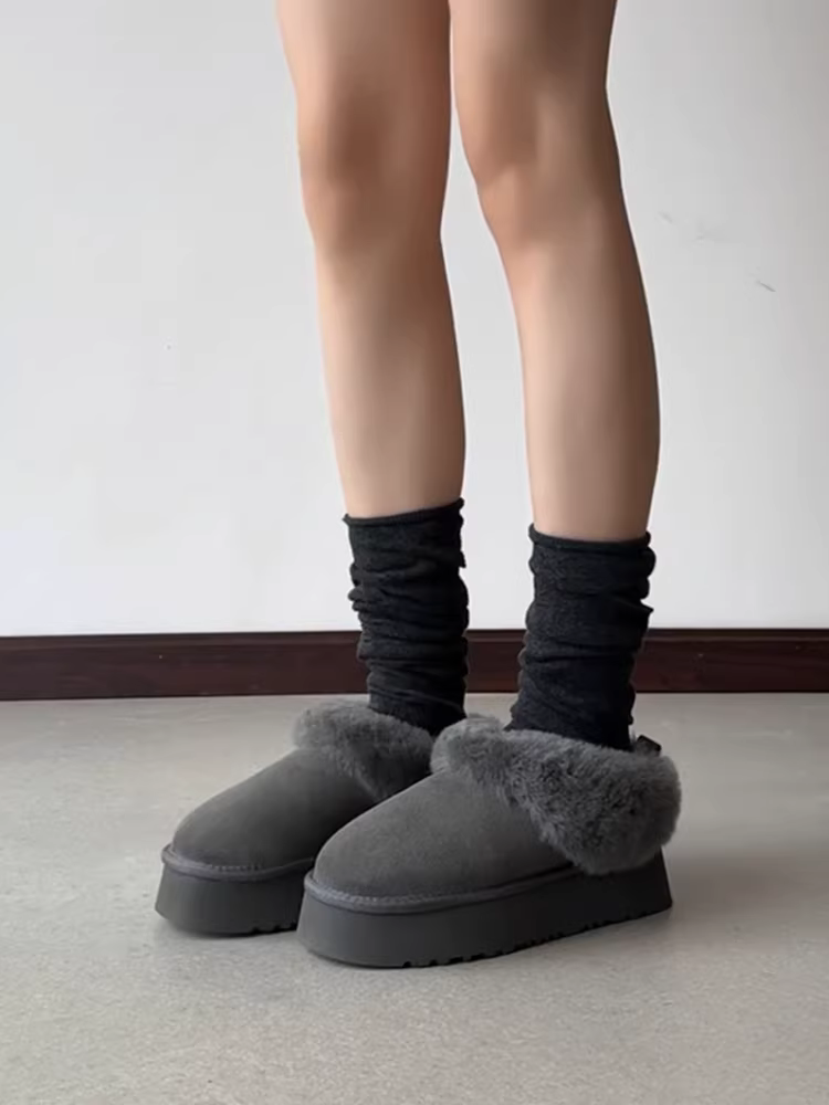 Phiên bản da bò ~ Giày bốt cổ ngắn đế dày dành cho nữ, chống trơn trượt, lót lông dày, ấm áp, kiểu lười, đa năng, thích hợp đi tuyết mùa đông.