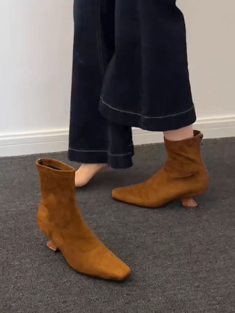Giày bốt nữ da lộn kiểu cổ điển, mũi vuông, khóa kéo sau, gót wedge, kiểu dáng đơn giản, thanh lịch, thời trang, cổ ngắn.