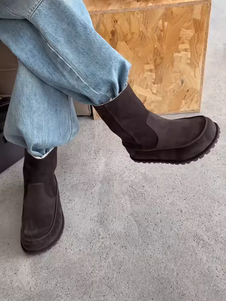 Phiên bản da bò ~ Giày bốt đi tuyết đế dày chống trượt Melard mùa thu đông dành cho nữ, da lộn cổ điển, kiểu dáng mới đơn giản, bốt cotton lót lông cừu