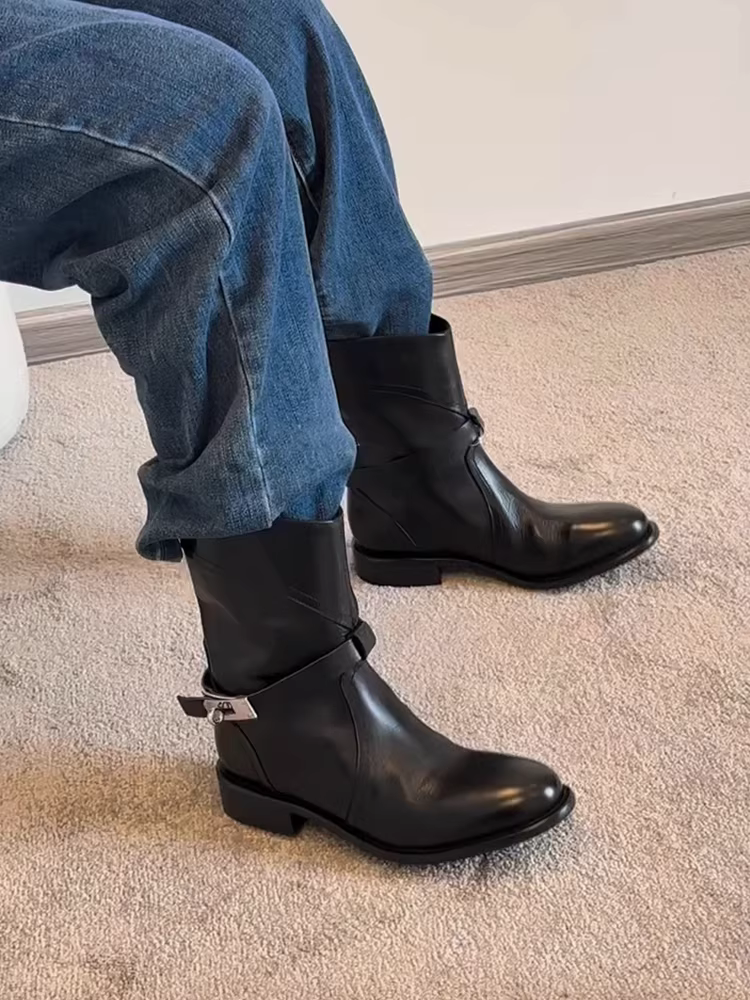 Phiên bản da bò ~ Giày bốt cao đến giữa bắp chân thời trang đa năng dành cho nữ, giày bốt đi làm đế thấp đa năng, da thật có khóa kim loại kiểu Anh, kiểu dáng thanh lịch