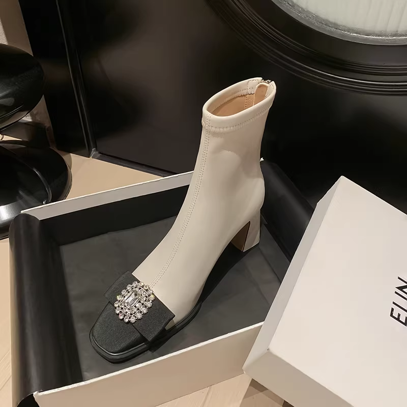 Pear Little Seven~ Giày bốt cao gót ngắn đính đá phong cách Chanel dành cho nữ, kiểu Pháp cổ điển, mũi vuông, gót vuông, kiểu dáng ôm sát chân