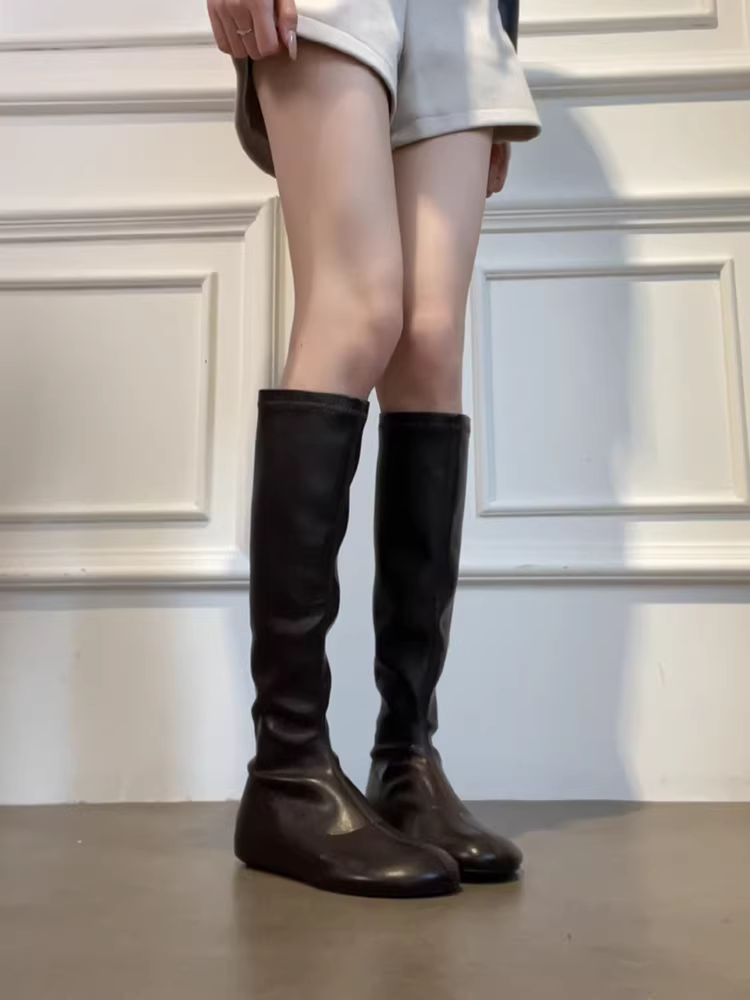 Phiên bản da bò ~ Giày bốt dài nữ, kiểu cổ điển và đơn giản, có khóa kéo phía sau, bốt ôm sát co giãn, tăng chiều cao, mũi tròn, bốt thời trang thon gọn.