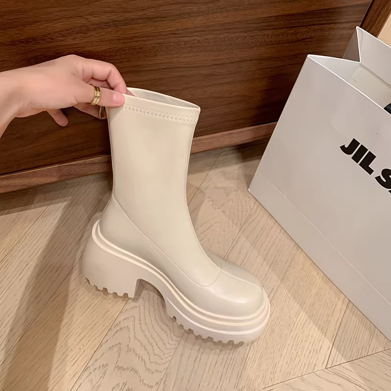 Pear Xiaoqi~ bốt ngắn màu trắng, bốt ôm dáng co giãn dành cho nữ, kiểu dáng mới 2025, bốt Martin đế dày tăng chiều cao dành cho phụ nữ nhỏ nhắn