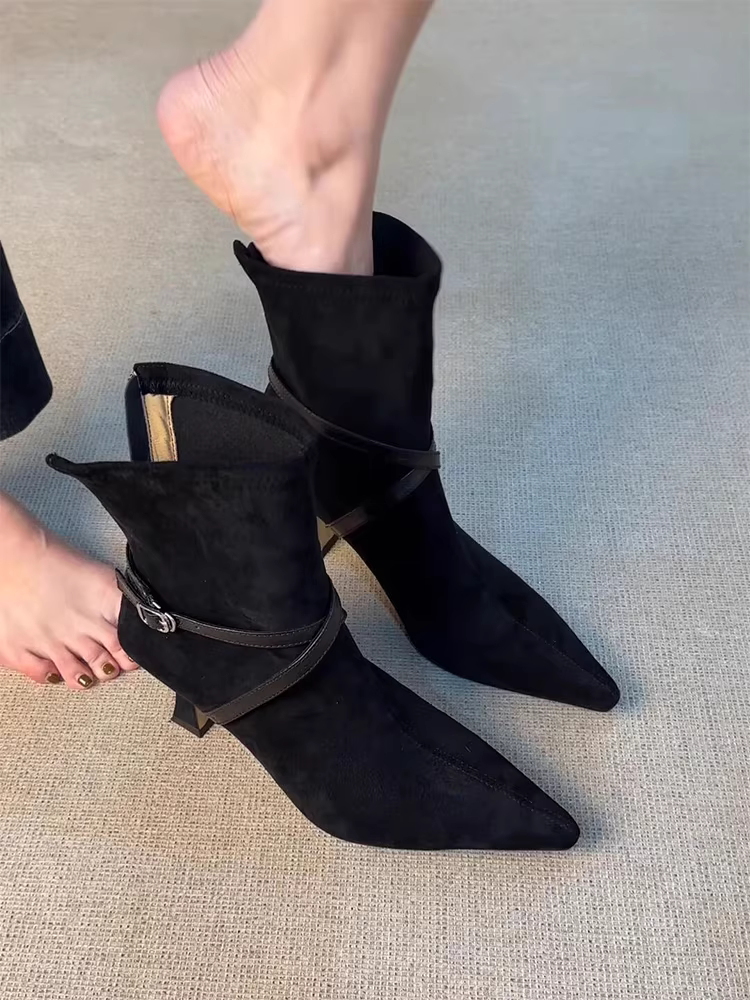 Phiên bản da bò ~ Giày bốt cao gót có khóa kéo phía sau dành cho nữ, giày bốt ngắn mũi nhọn bằng da mờ có khóa, giày bốt đơn kiểu retro.