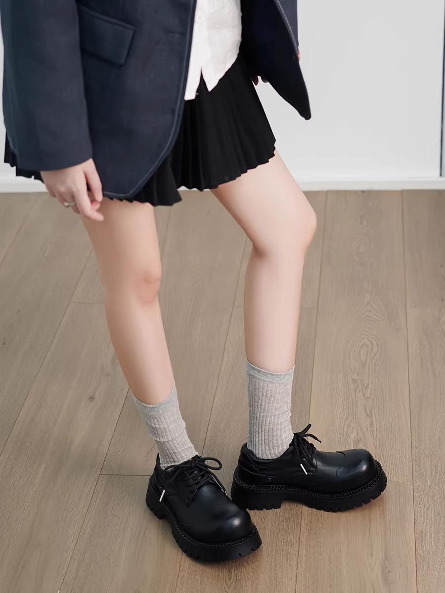 Phiên bản da bò ~ Giày derby đế dày tăng chiều cao phong cách đại học dành cho nữ, giày da nhỏ kiểu cổ điển buộc dây phong cách Anh quốc