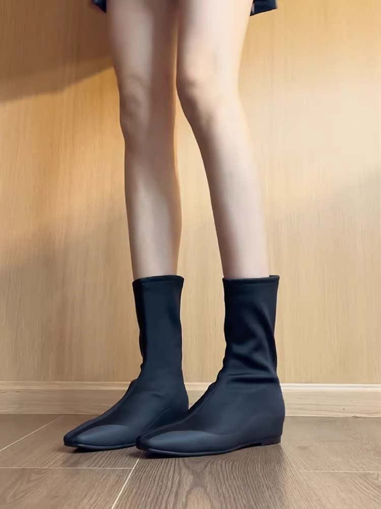 Phiên bản da bò ~ Giày bốt cao đến giữa bắp chân co giãn tăng chiều cao và thon gọn dành cho nữ, giày bốt ngắn cao cấp mũi vuông đa năng bằng vải satin cao cấp