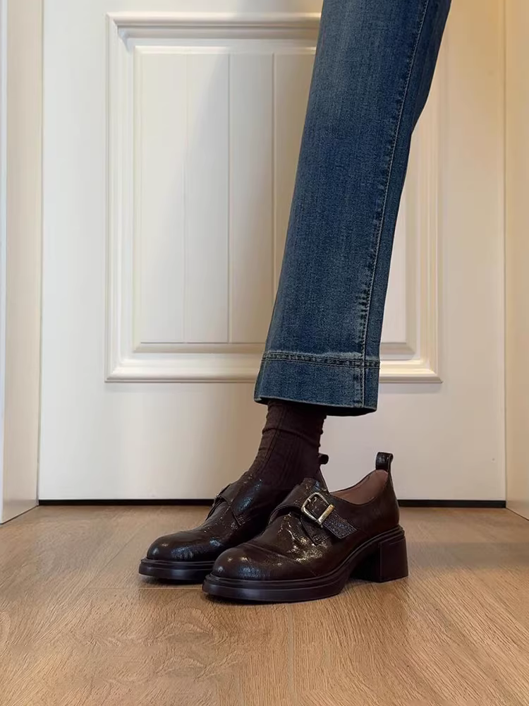 Phiên bản da cừu ~ giày lười có khóa thắt lưng cổ điển dành cho nữ, phong cách đi làm đơn giản, giày da nhỏ kiểu Anh có gót nhọn kiểu Anh