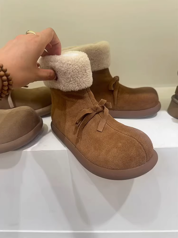 Phiên bản da bò ~ Lông thú tích hợp lớp lót lông cừu, ủng cotton lông ấm áp dành cho nữ, ủng ngắn phong cách cổ điển có nơ, ủng chống trượt đi tuyết.