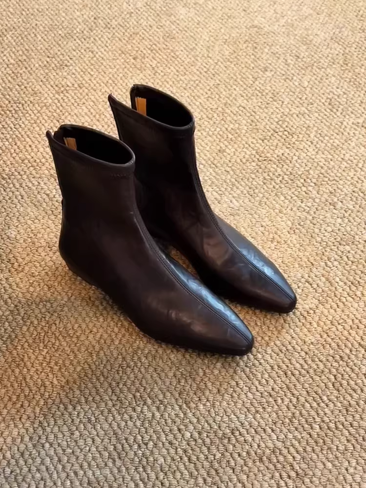 Phiên bản da bò~Giày bốt ngắn đế xuồng mũi nhọn kiểu Hàn Quốc có dây kéo phía sau, giày bốt thời trang cổ điển thời trang dành cho nữ