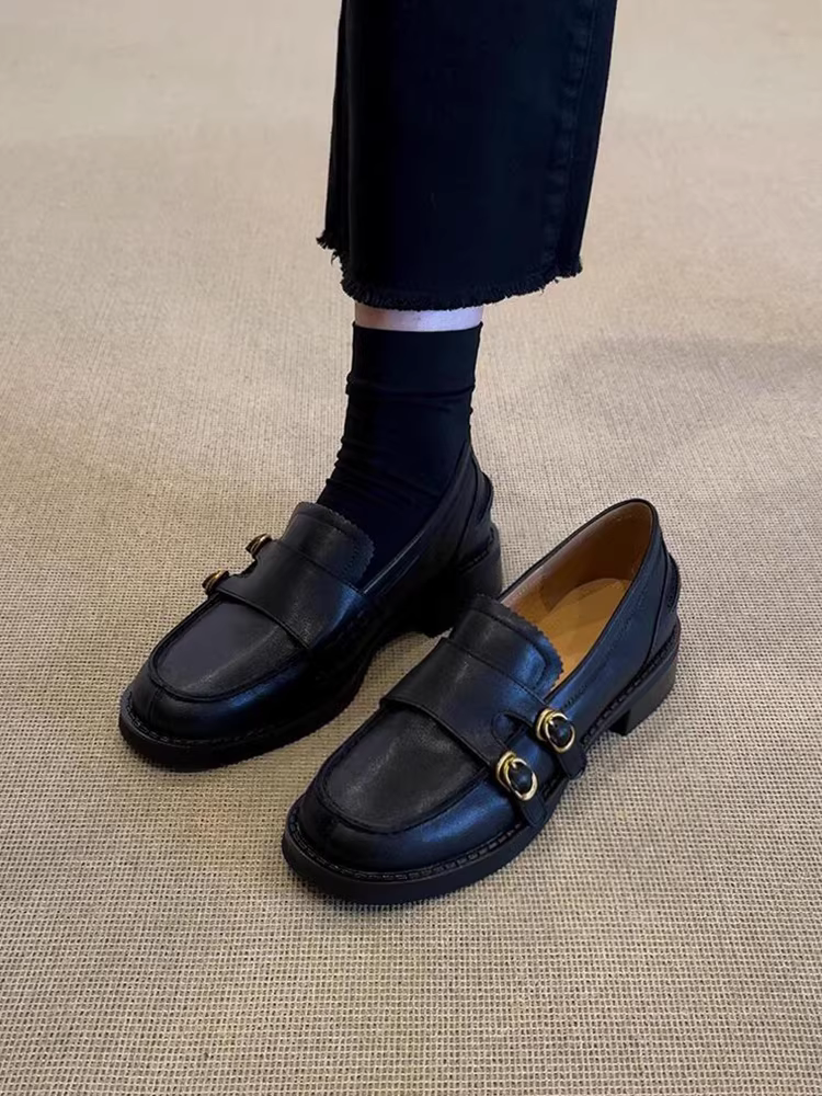 Phiên bản da cừu ~ Giày da nhỏ kiểu Anh có khóa kim loại màu đen dành cho nữ, gót thấp, mũi tròn, giày lười đa năng.