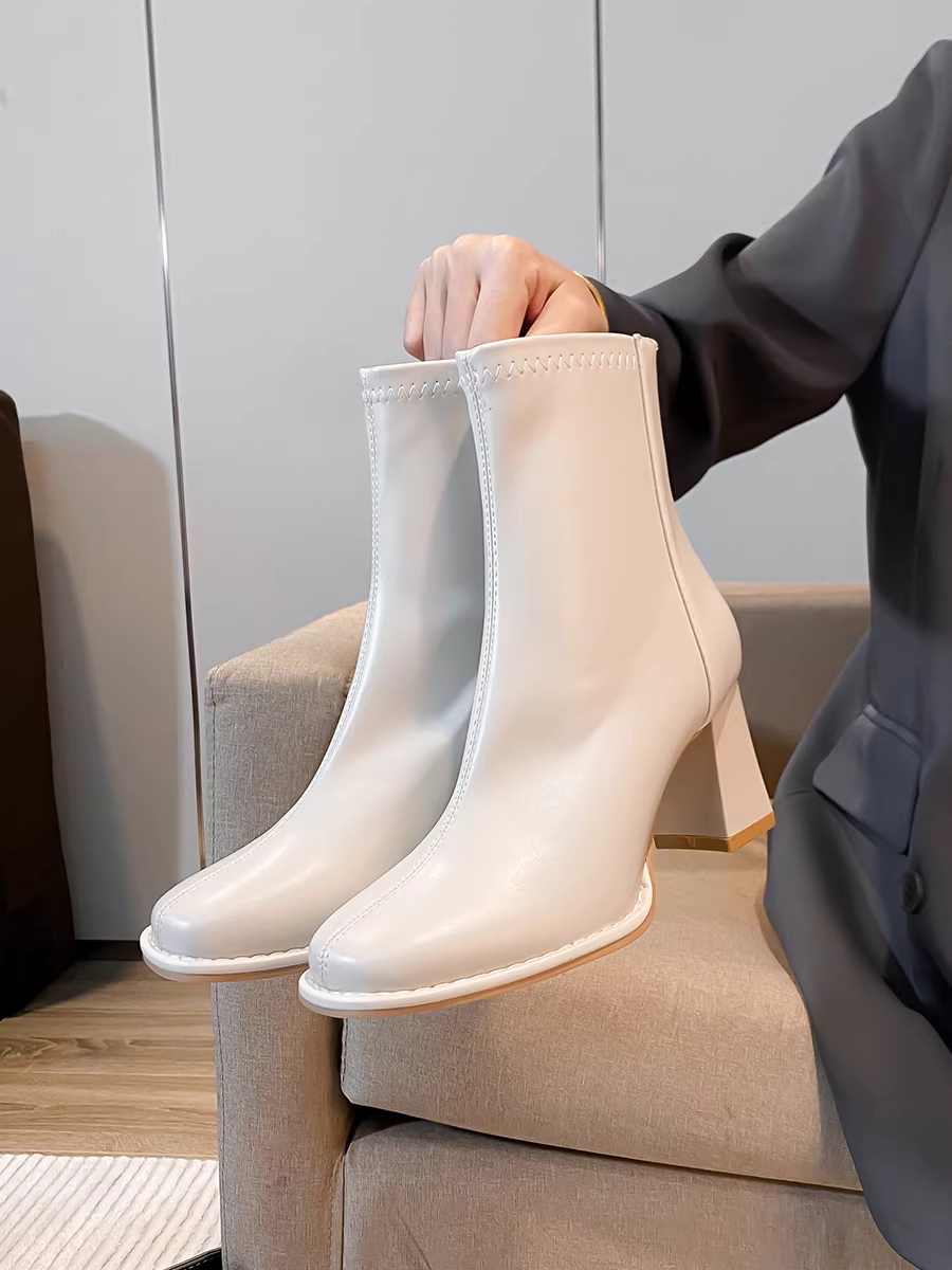 Pear Xiaoqi~ Giày bốt cổ ngắn cao gót kiểu Pháp dành cho nữ, bốt trắng dáng ôm, da thật, gót thô, mũi vuông, bốt Martin tôn dáng, hợp thời trang trên Instagram.