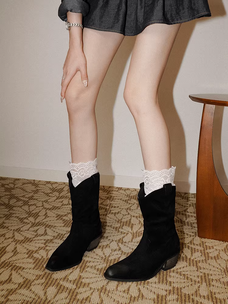 Giày cao cổ nữ kiểu dáng mới cổ điển, phong cách du lịch sa mạc, chất liệu da lộn retro, mũi nhọn, gót dày, chiều cao đến giữa bắp chân