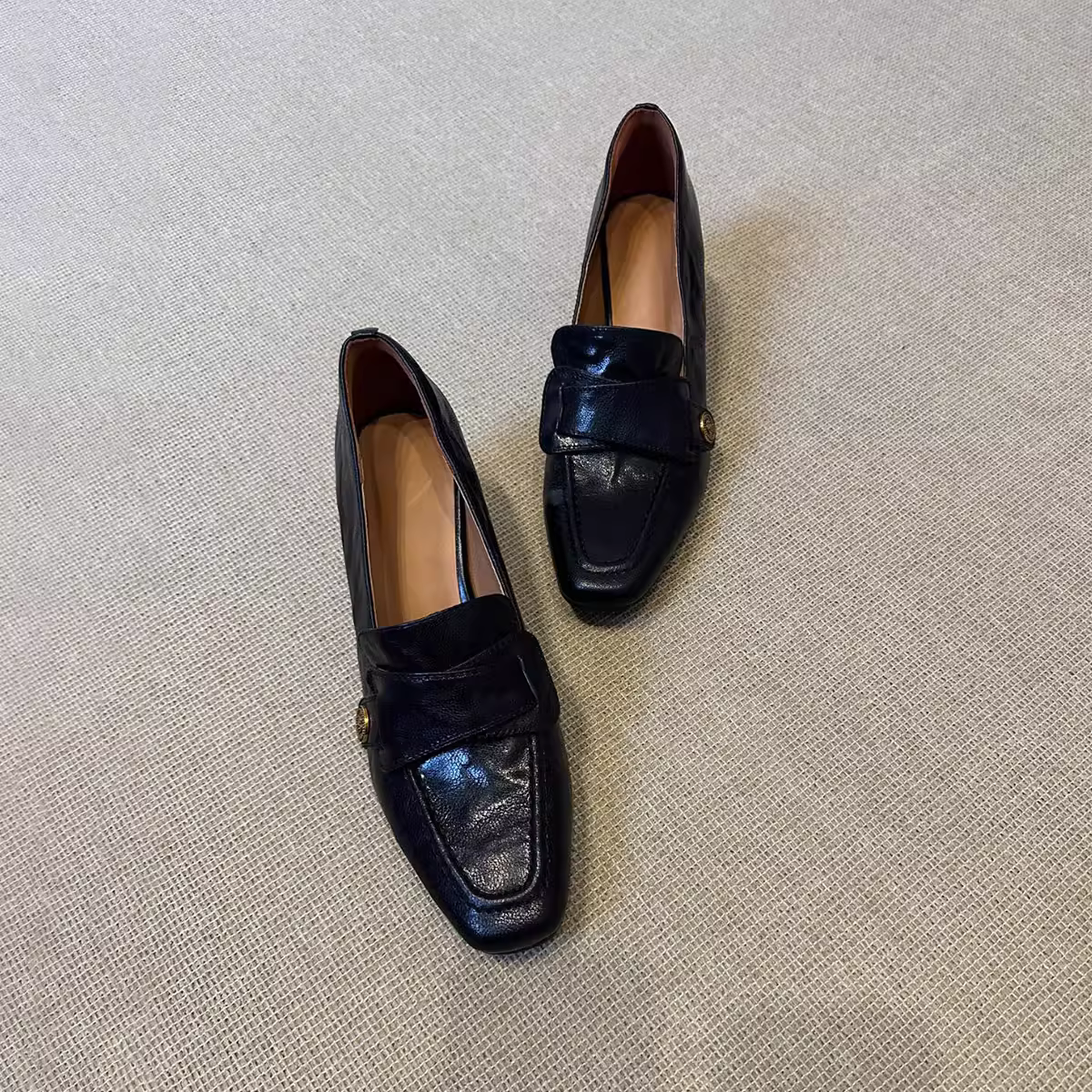 Phiên bản da cừu ~ Giày da đi làm đa năng phong cách Pháp dành cho nữ, mũi vuông, gót dày, giày cao gót nông, giày lười thanh lịch.