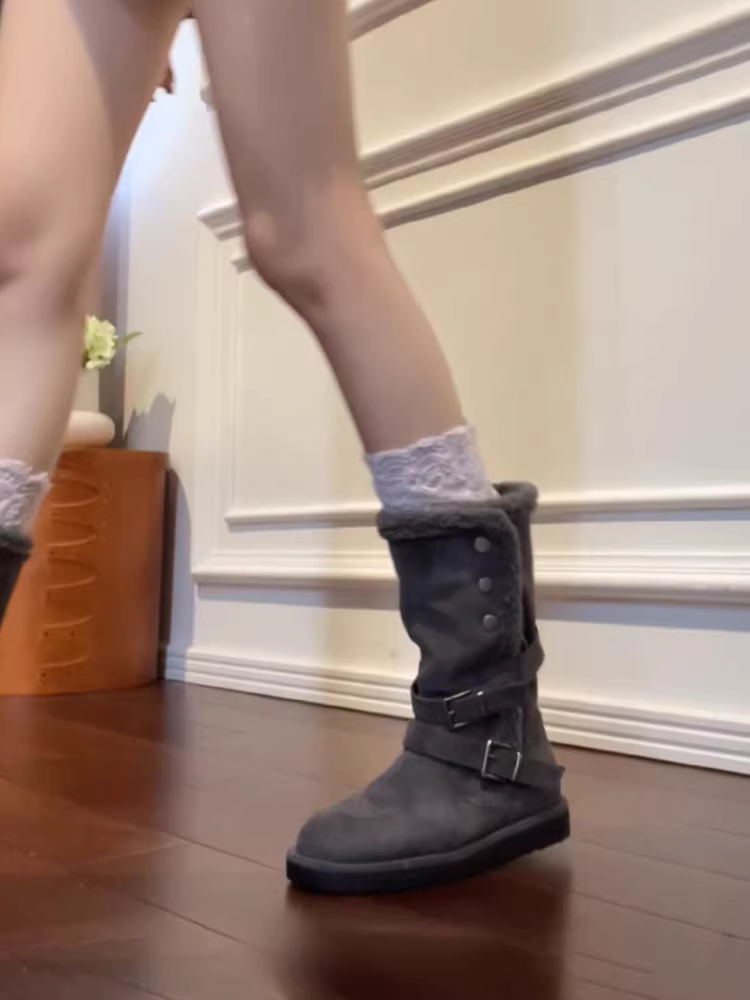 Phiên bản da bò ~ Giày bốt đi tuyết mang bầu không khí giản dị và đơn giản dành cho nữ với mũi tròn, có khóa thắt lưng, chất liệu da lộn, đế dày, lót lông cừu, ủng bông ấm áp