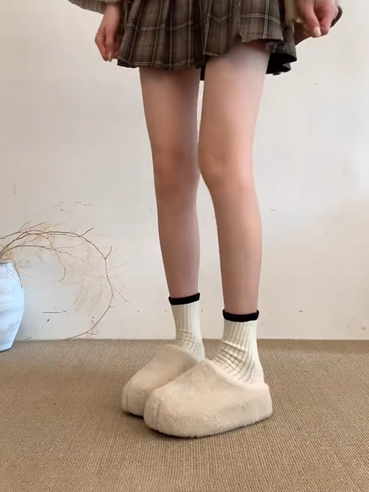 Phiên bản da cừu ~ Giày mũi kín đế dày tích hợp lông thú dành cho phụ nữ nhỏ nhắn, giày lông ấm áp mùa thu đông