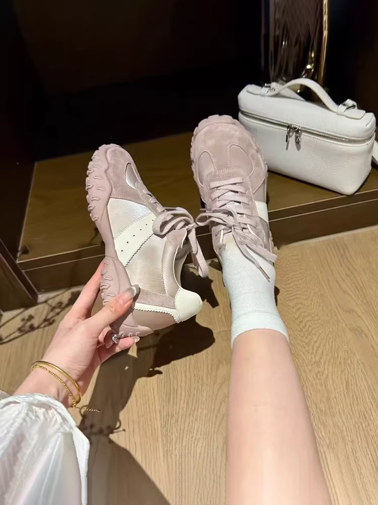 Phiên bản da cừu ~ Giày tập luyện Đức tăng chiều cao kiểu mới dành cho phụ nữ nhỏ nhắn, giày thể thao thông thường có dây buộc đa năng, giày bố đế dày.