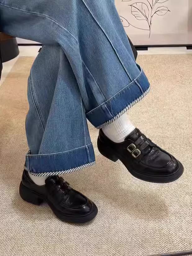 Phiên bản da cừu ~ Giày lười có dây đeo đôi Velcro kiểu đại học dành cho nữ, giày đế bệt gót vuông màu đen cổ điển