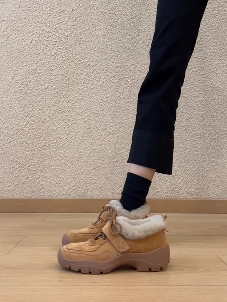 Phiên bản da cừu ~ Giày thể thao đế dày bằng da mờ dành cho nữ, phong cách Pháp, quai dán Velcro nhẹ nhàng, kiểu dáng khoét sâu, giày đơn lót lông cừu