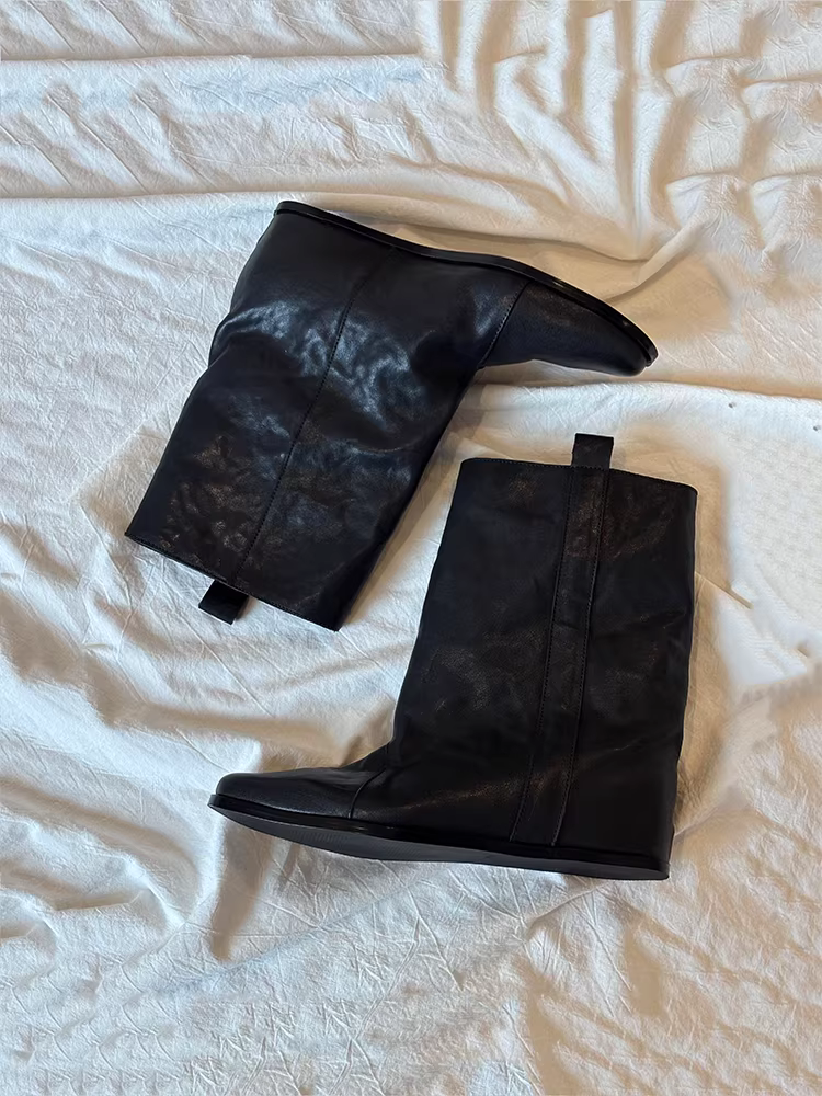 Giày bốt cao gót kiểu dáng đa năng màu đen bằng da bò dành cho nữ, kiểu dáng cổ điển đơn giản, da thật, xếp ly, kiểu dáng đa năng.
