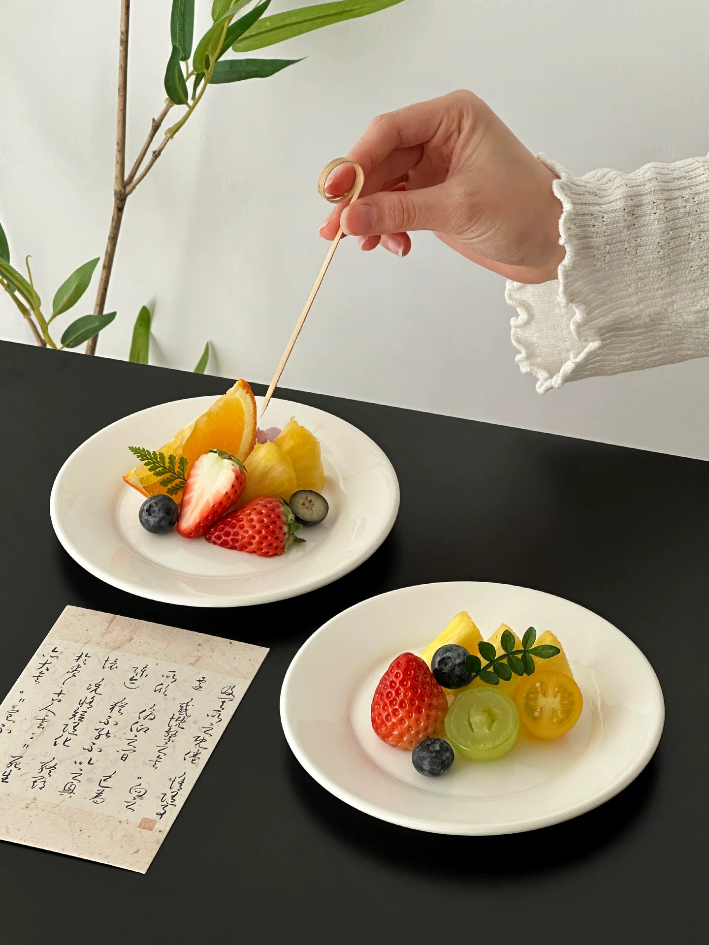 Đĩa màu trắng cao cấp, đĩa trái cây sang trọng nhẹ nhàng, đĩa ăn nhẹ trà chiều tinh tế, đĩa ăn nhẹ trà, đĩa tráng miệng, đồ dùng bằng gốm sứ.