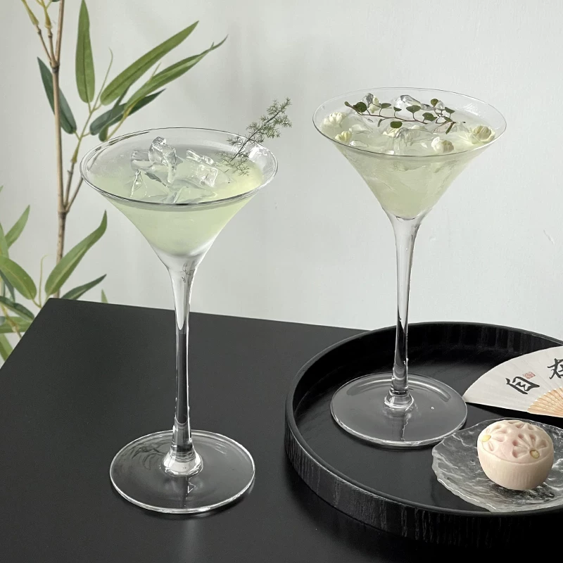 Ly cocktail kèn trumpet thủ công kiểu Nhật, ly martini, ly trà và rượu tạo không khí ấm cúng, ly rượu hơi say, ly cao, cốc thủy tinh.