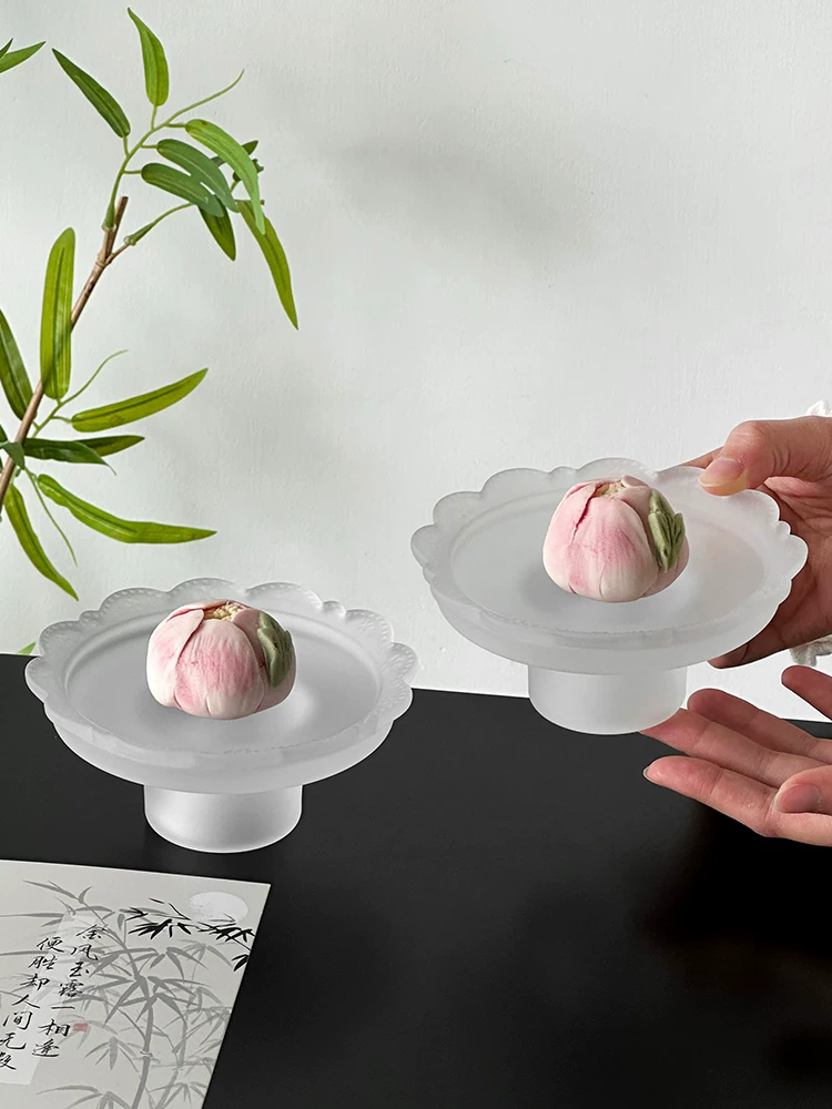 Đĩa tráng miệng cao kiểu Trung Quốc viền ren, đĩa tráng miệng bằng thủy tinh, đĩa bánh trà chiều tinh tế, đĩa đẹp để trưng bày bánh ngọt.