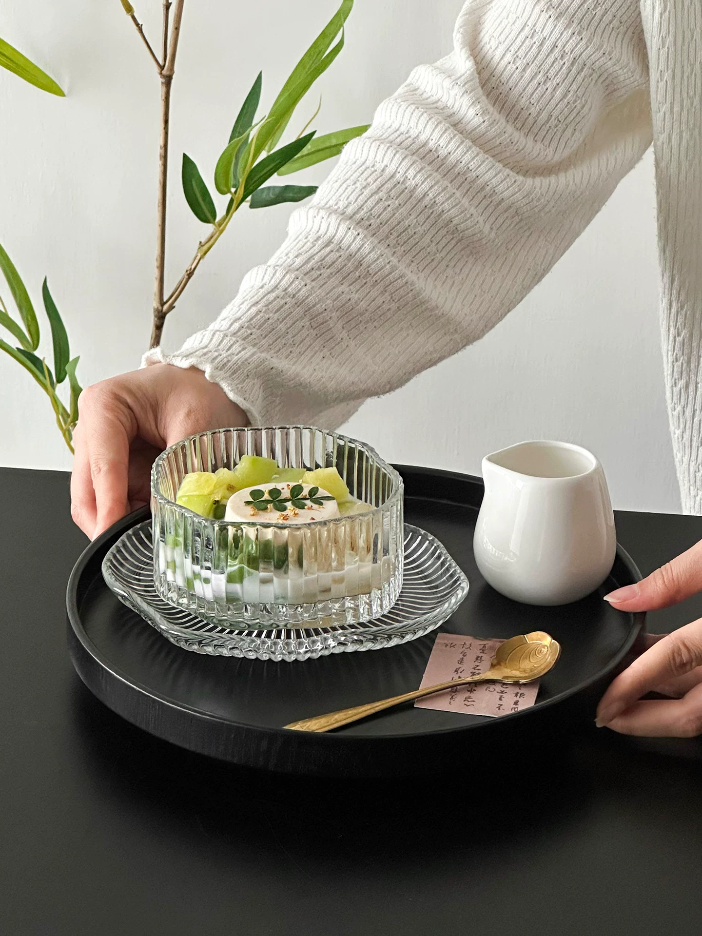 Bát đựng nước đường kiểu Trung Quốc mới, bộ bát đĩa thủy tinh trong suốt không đều, bát tráng miệng thẩm mỹ cao, bát đựng trái cây sữa chua tổ chim.