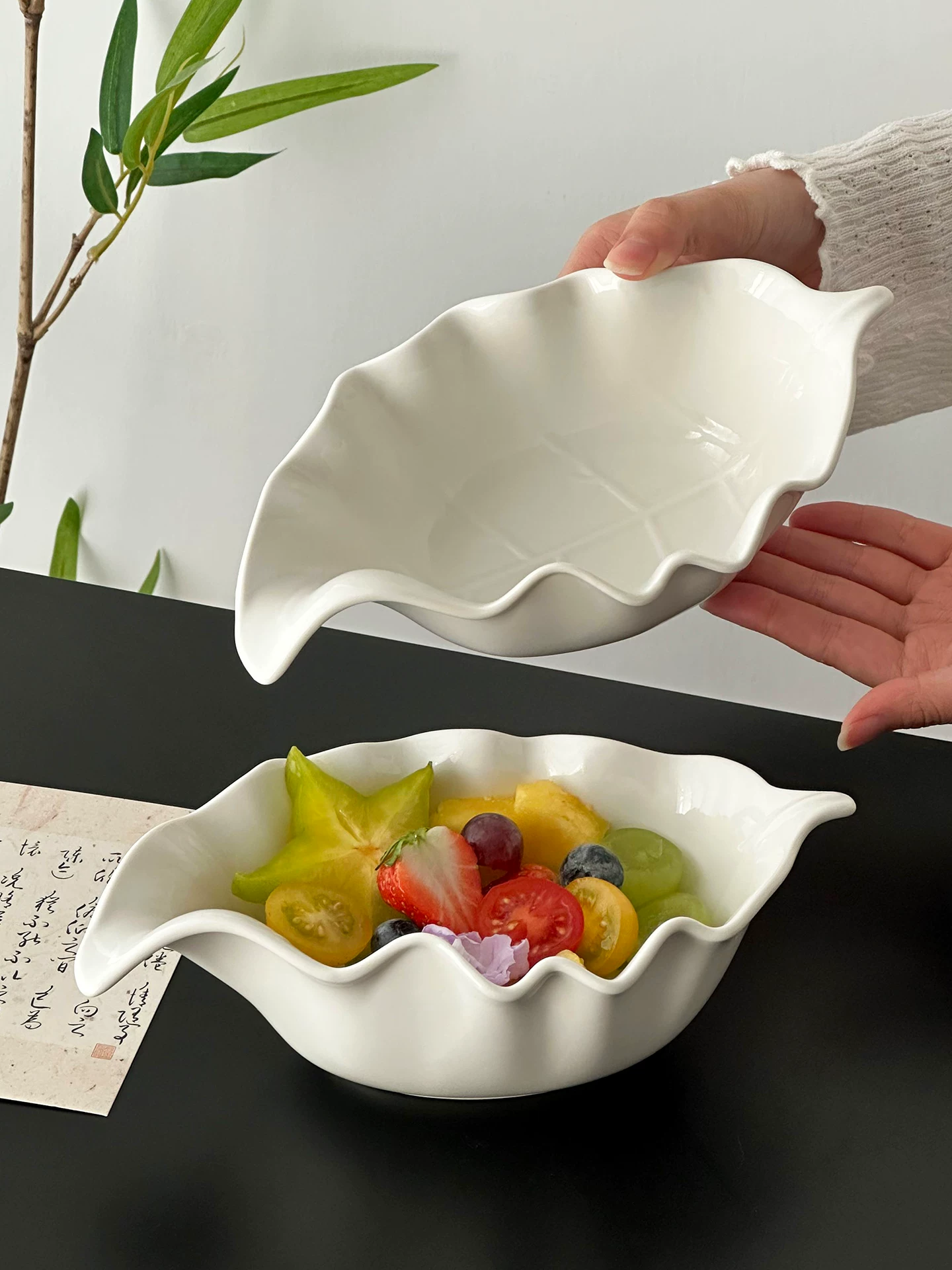 Đĩa sứ thiết kế độc đáo, đĩa trái cây, khay trái cây cao cấp tinh xảo, bát hình lá, đĩa sứ không đều hình dạng sáng tạo, đĩa ăn tối.