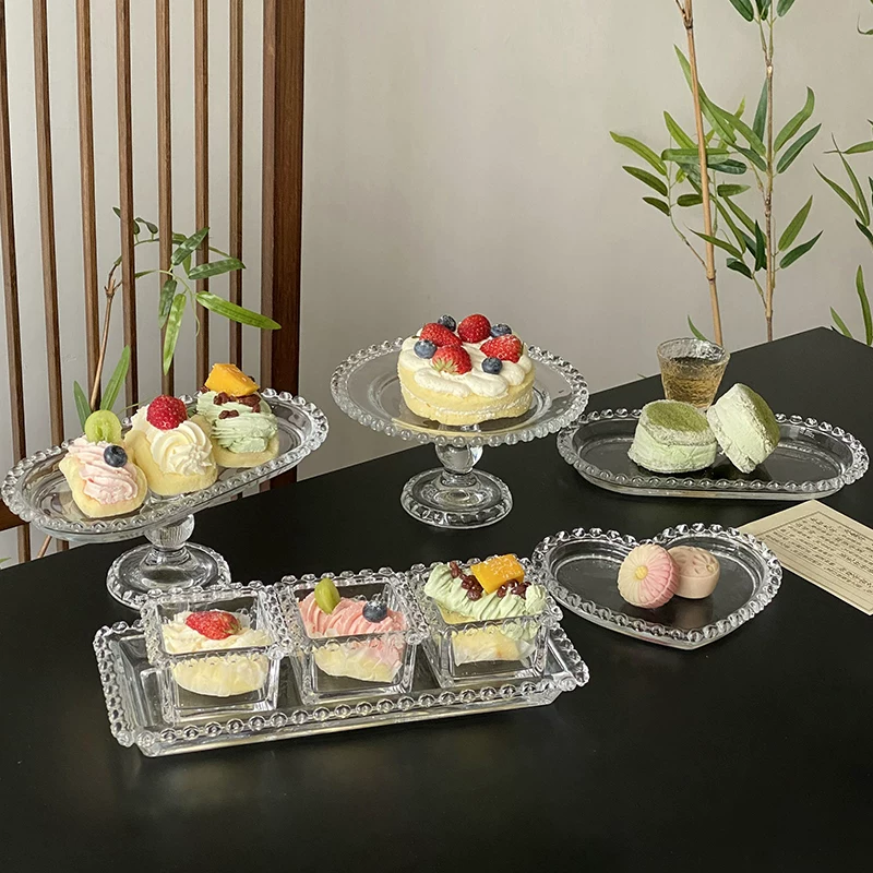 Đĩa bánh ngọt thủy tinh hình trái tim, đĩa cao, khay, vật trang trí, đĩa đựng trái cây, đĩa tráng miệng, đĩa bánh, đĩa ăn sáng, đồ trang trí nhà cửa.