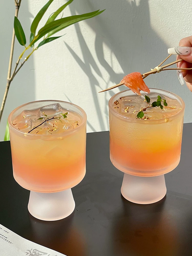 Ly thủy tinh kiểu Trung Quốc thời thượng, ly uống nước lạnh chân cao mờ mờ đơn giản, ly nước đẹp mắt dành cho nữ, ly kem, ly tráng miệng.