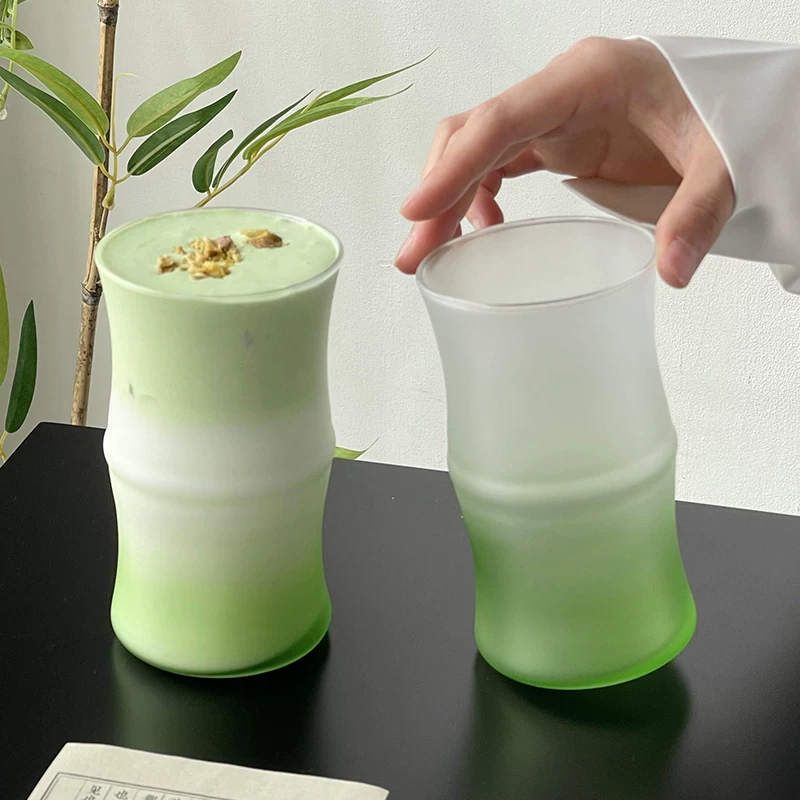 Cốc thủy tinh màu xanh mờ kiểu Trung Quốc mới dùng trong gia đình, cốc uống nước có họa tiết tre mọc lên, cốc trà, cốc đựng đồ uống.