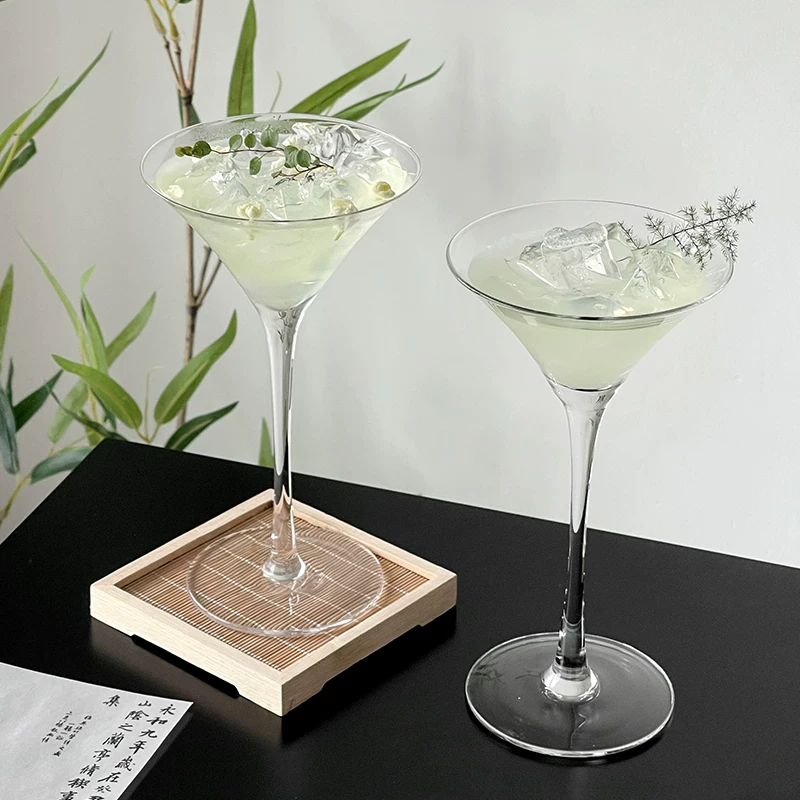 Ly cocktail kèn trumpet thủ công kiểu Nhật, ly martini, ly trà và rượu tạo không khí ấm cúng, ly rượu hơi say, ly cao, cốc thủy tinh.