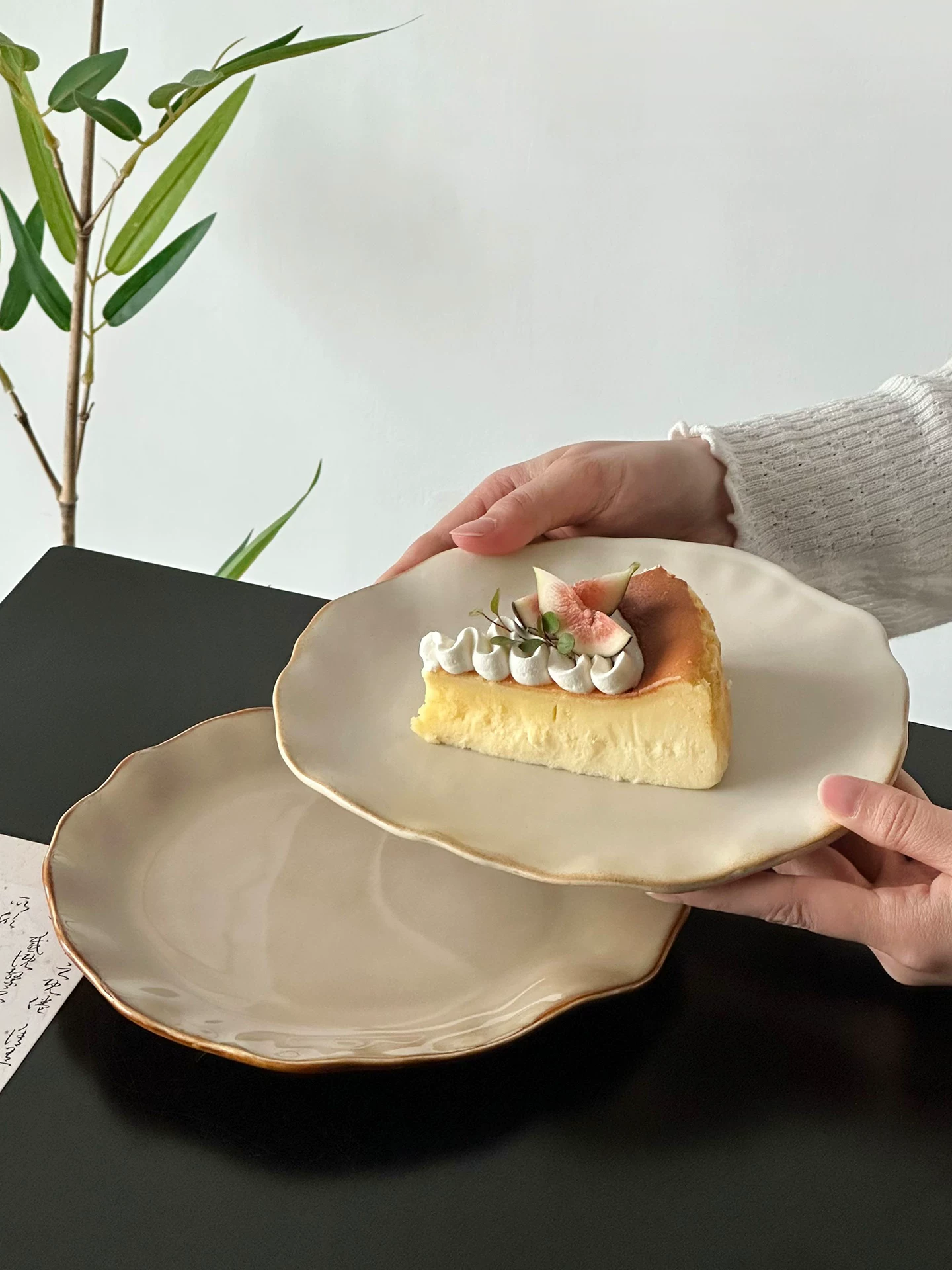 Đĩa sứ cổ điển, đĩa tinh xảo và đẹp mắt, đĩa tráng miệng trà chiều, đĩa bánh ngọt, đĩa đựng món ăn độc đáo, đĩa đựng trái cây.