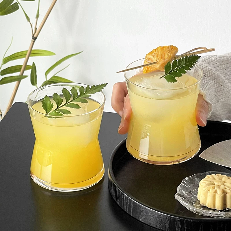 Ly thủy tinh hình phễu cong kiểu Trung Quốc, thiết kế sáng tạo, thẩm mỹ cao, thích hợp cho quán trà, đồ uống lạnh, nước giải khát, cà phê và nước.