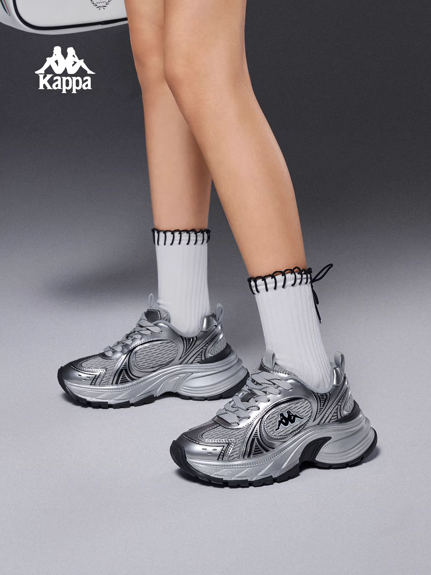 Giày bố đế dày tăng chiều cao Kappa dành cho nữ, giày thể thao màu bạc mới mùa đông 2025, giày thời trang xu hướng cá tính.