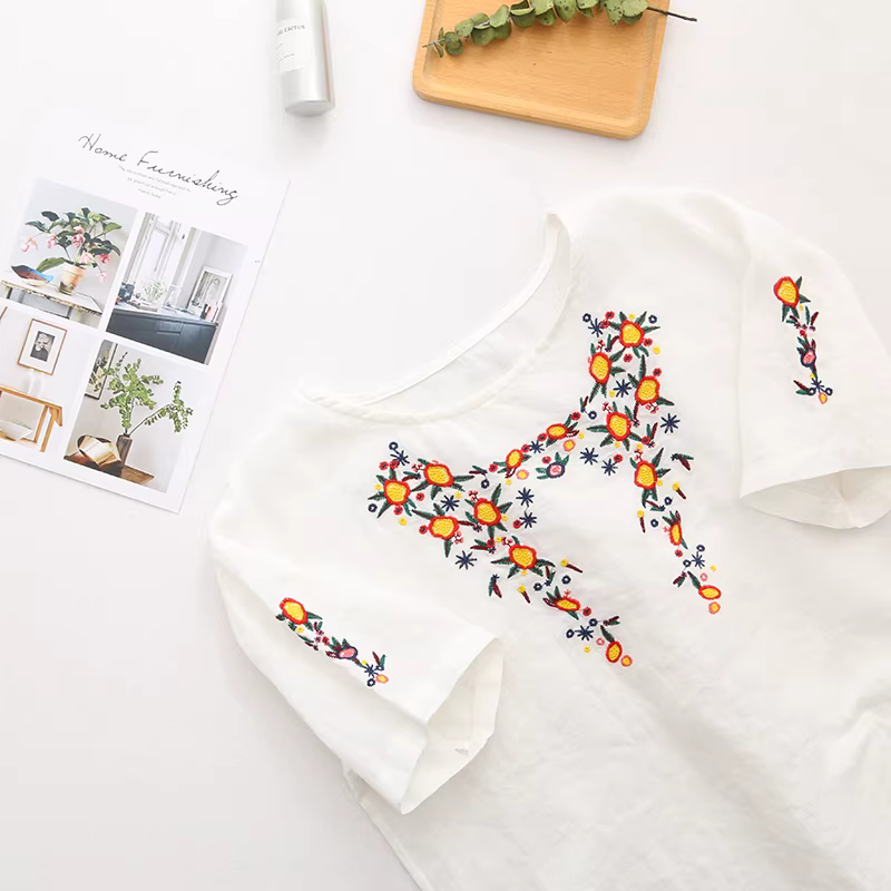 Dream Box 2023 Mùa Hè Phong Cách Mới Hoa Tươi Thêu Nặng Áo Sơ Mi Vải Lanh Nữ Cổ Tròn Chui Đầu Rời Áo Sơ Mi Màu Đỏ