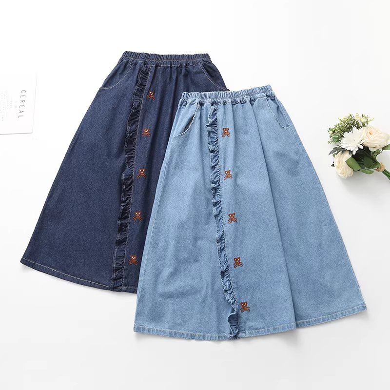 Váy denim dáng A xếp ly thêu hình gấu phong cách mới Xuân 2024 Dream Box dành cho nữ