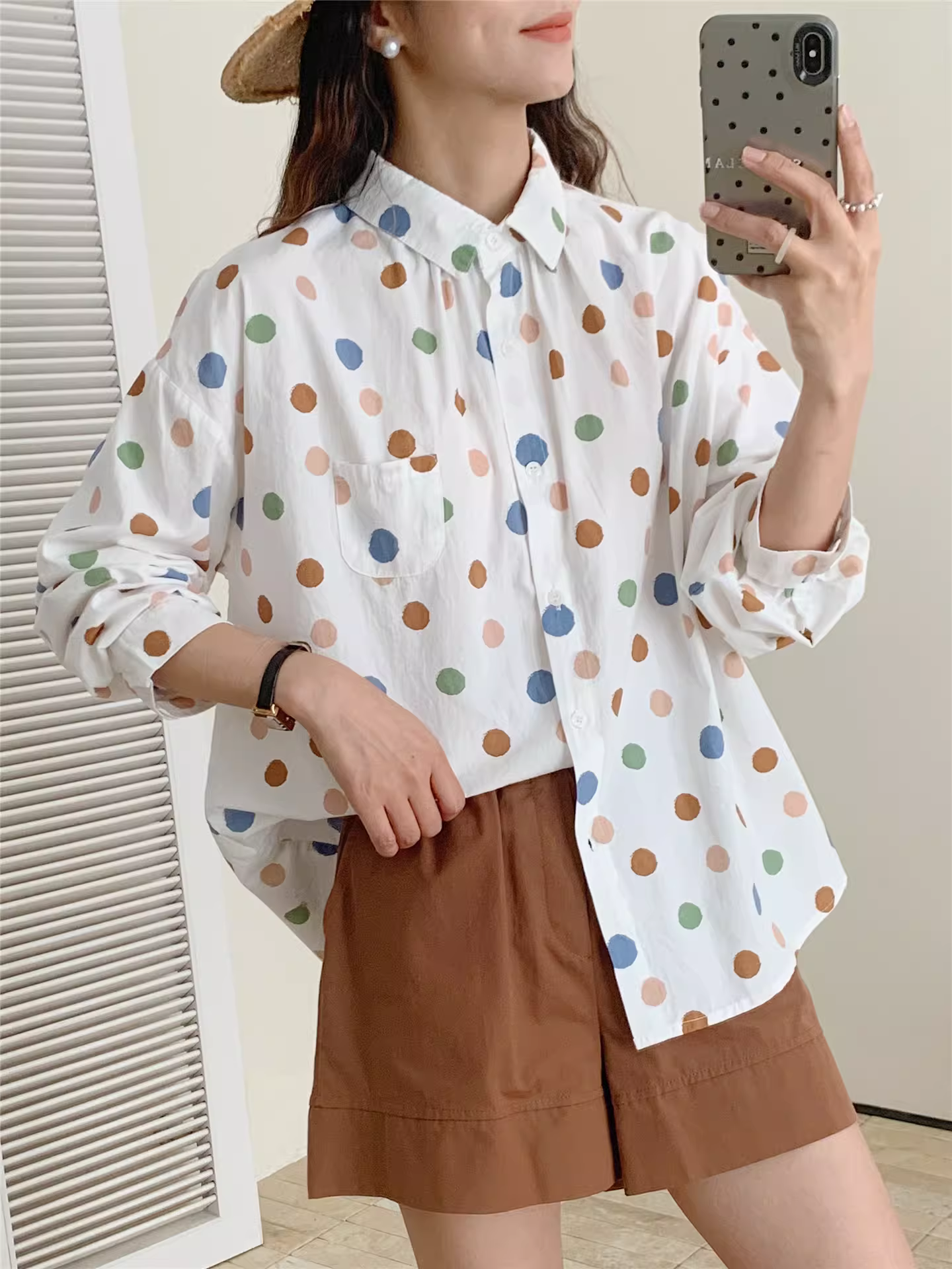 Dream Box 2025 Áo sơ mi cotton in họa tiết chấm bi đầy màu sắc mới mùa thu có cổ bẻ, vai trễ vai, tay áo dài, dáng rộng, áo sơ mi giảm tuổi tác.