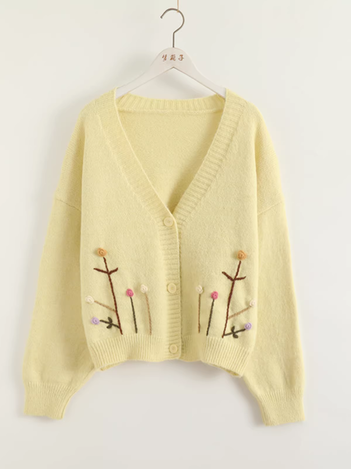 Áo cardigan len dệt kim dáng rộng cổ V sâu tay dài thêu hoa quả cầu ba chiều phong cách mới Thu 2024 Dream Box dành cho nữ