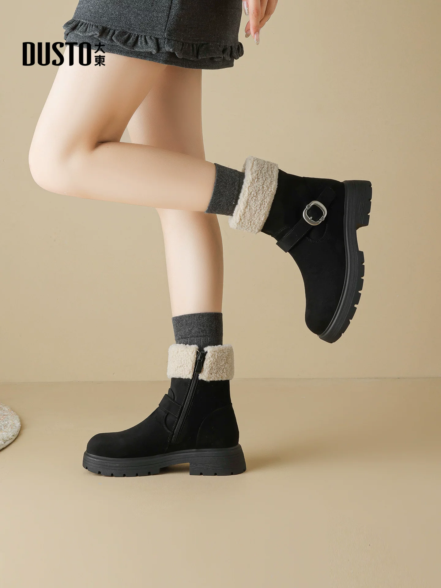 Giày bốt tuyết đế dày Dadong dành cho nữ 2025, mẫu mới mùa đông màu nâu, kiểu Birkenstock cổ ngắn, lót lông cừu, dày dặn và ấm áp, chất liệu cotton dành cho nữ.