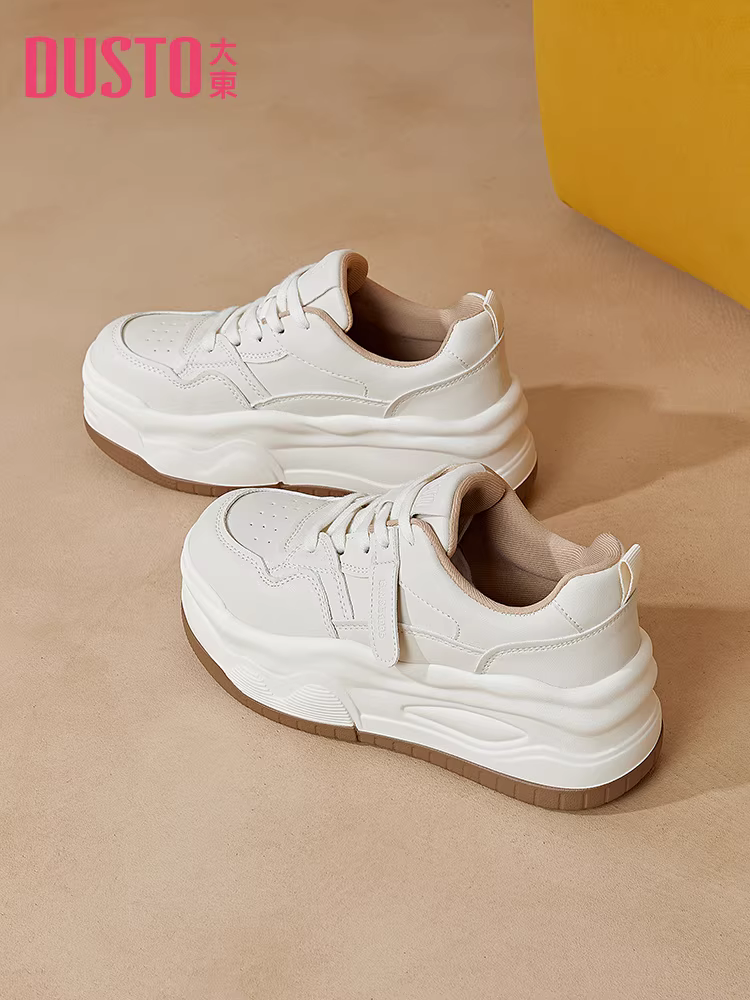 Giày thể thao đế dày màu trắng Dadong dành cho nữ, giày thường ngày mùa thu đông mới phổ biến năm 2025, giày tăng chiều cao cho người nhỏ nhắn, giày thể thao đế mềm.