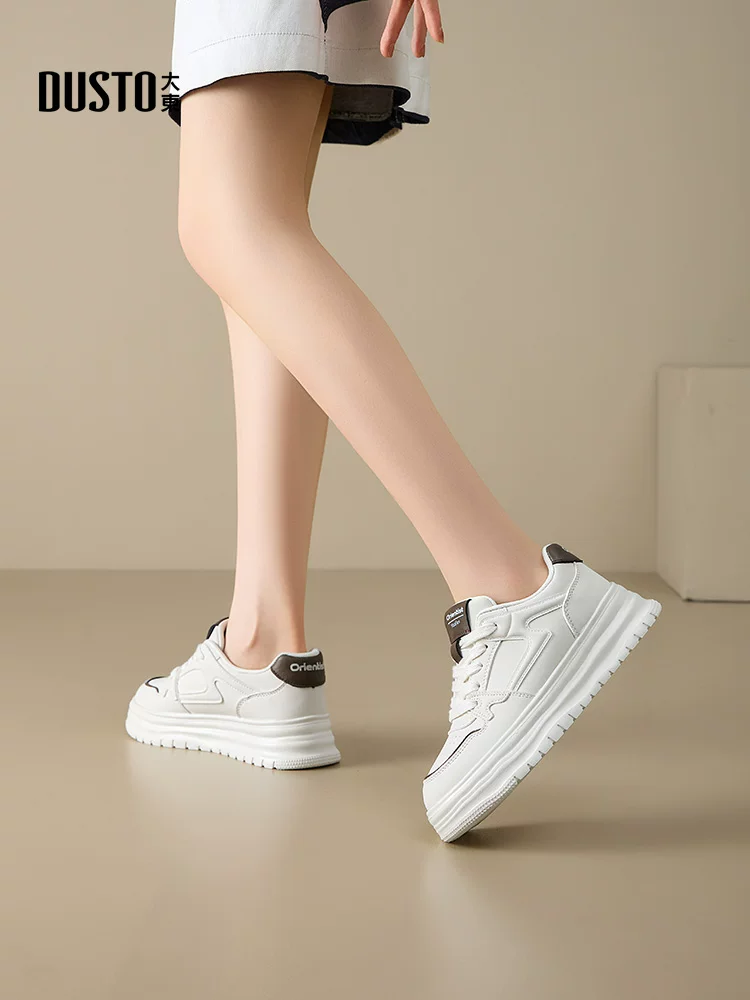 Giày thể thao nữ đế dày màu trắng phối cùng chân váy, giày mùa thu đông 2025 mới, giày thể thao thường ngày, giày lười.