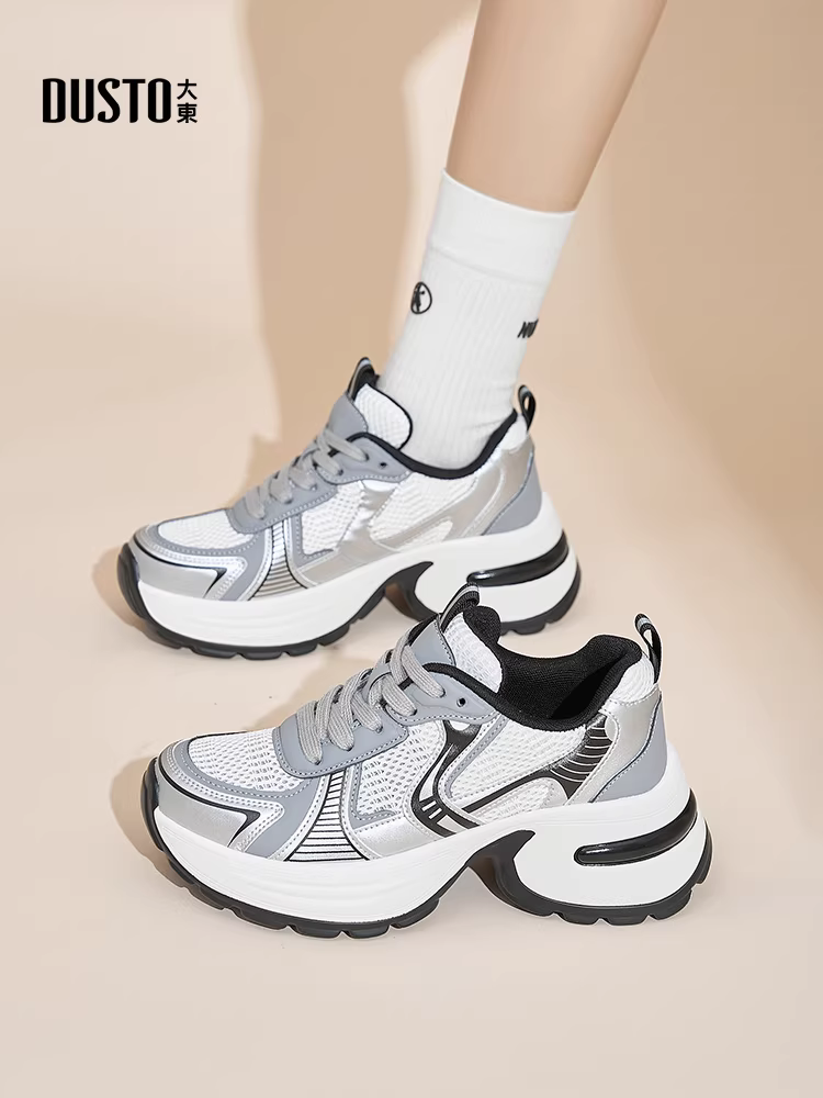 Giày thể thao bố màu bạc dành cho nữ, mẫu mới thu đông 2025, giày thể thao lưới thoáng khí đế dày tăng chiều cao.