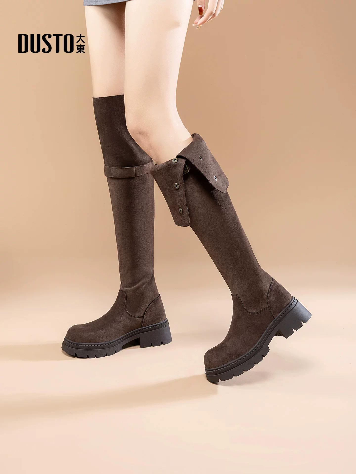 Giày bốt cao quá gối hai chiều có thể điều chỉnh của Dadong dành cho nữ, mẫu mới thu đông 2025, chất liệu da lộn đế dày, kiểu dáng cao cổ, thích hợp đi cưỡi ngựa.